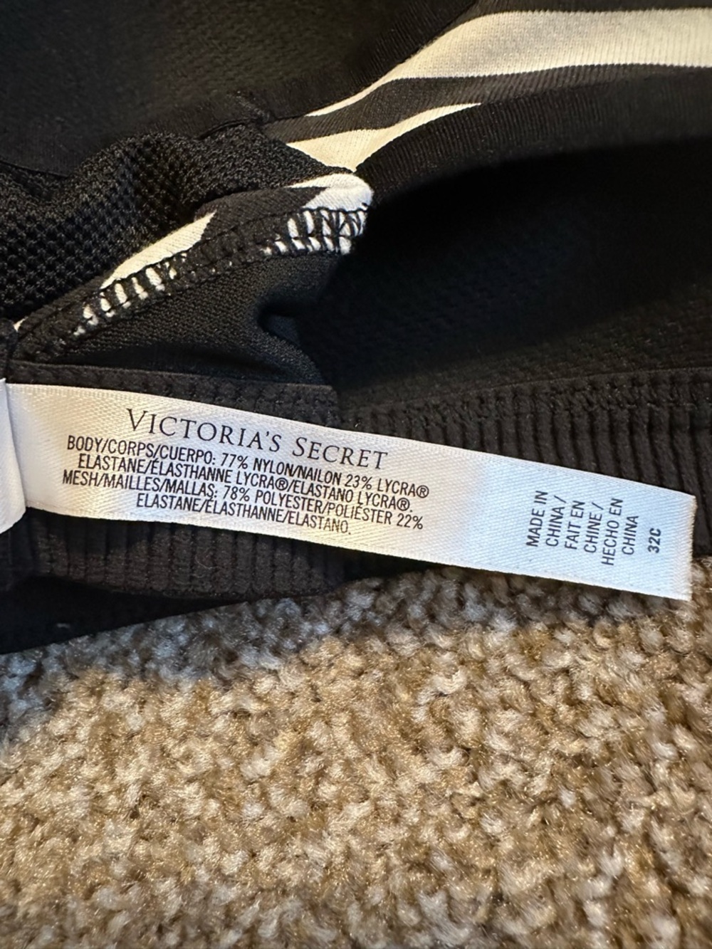 Victoria's Secret VSX Sport Underwire Padded Sports Bra 32C Black White Stripe - Picture 7 of 7